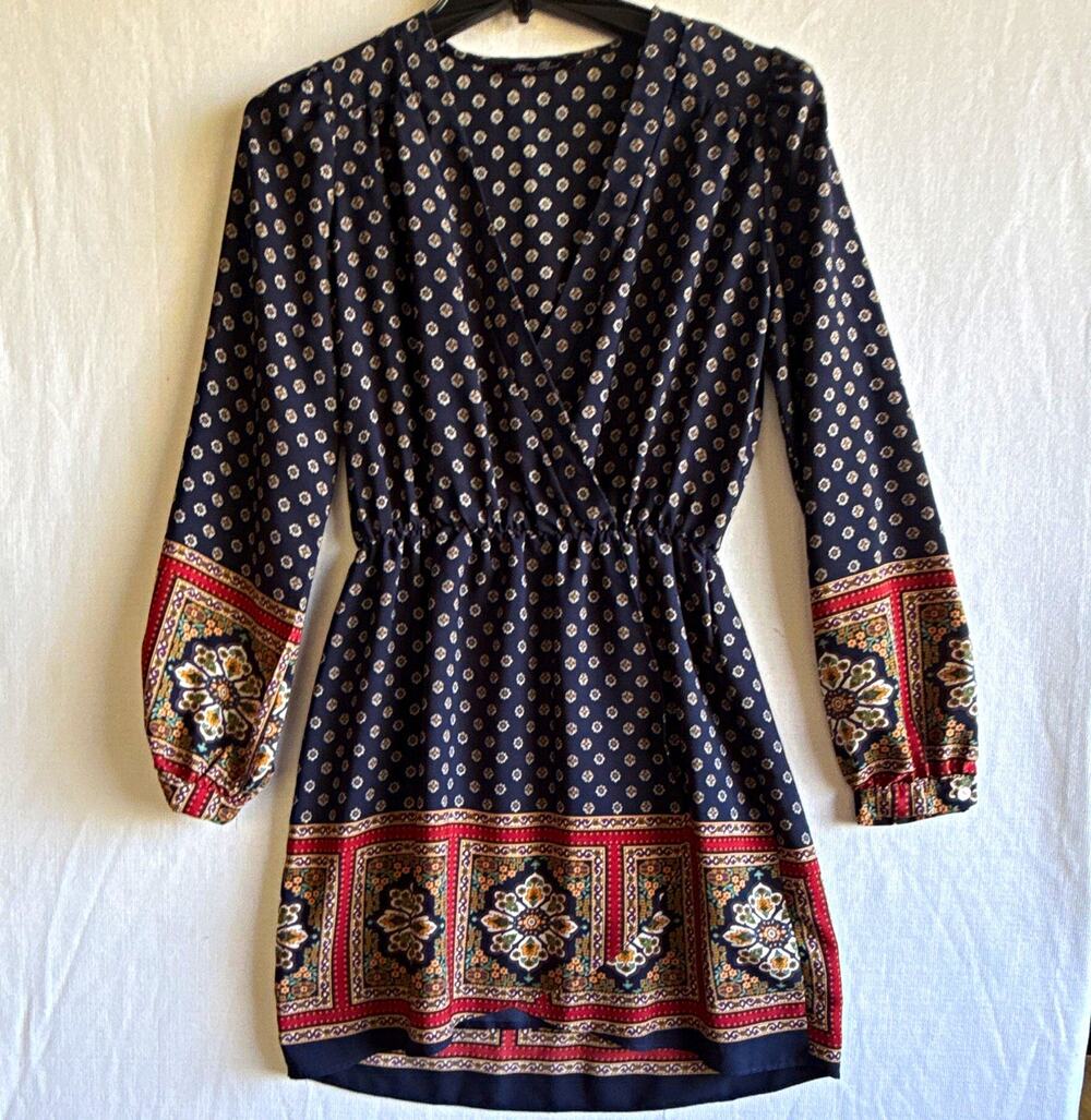 Honey Punch Women's S Navy Geometric V-Neck Long Sleeve Shift Dress